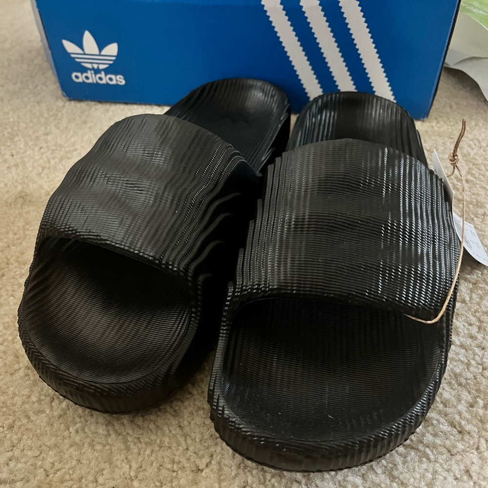 New with Tags: Adidas Men’s Black Adilette Slides Size 9: Free shipping